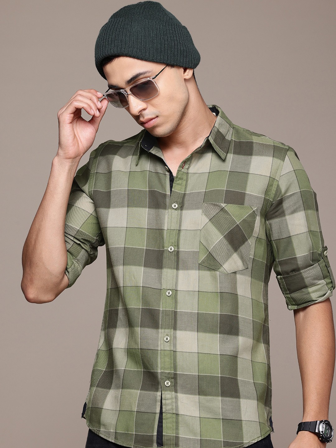 

The Roadster Lifestyle Co. Men Pure Cotton Checked Casual Shirt, Green