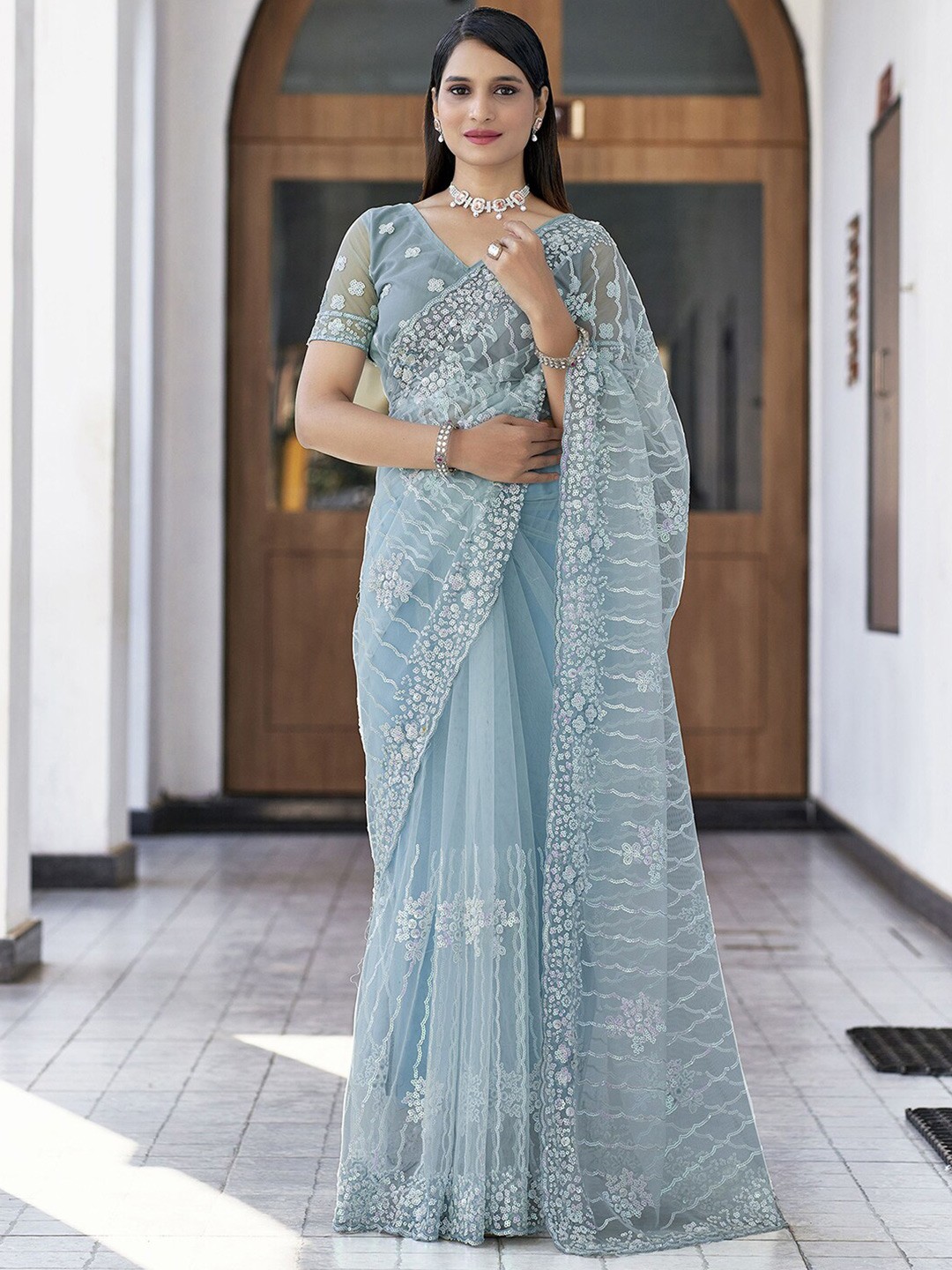 

Satrani Floral Sequinned Net Saree, Turquoise blue
