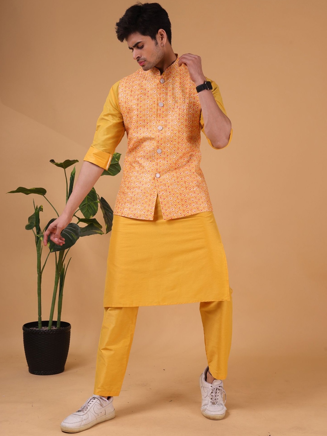 

SHIWAM ETHNIX X Mandarin Collar Straight Kurta With Pyjamas & Nehru Jacket, Yellow