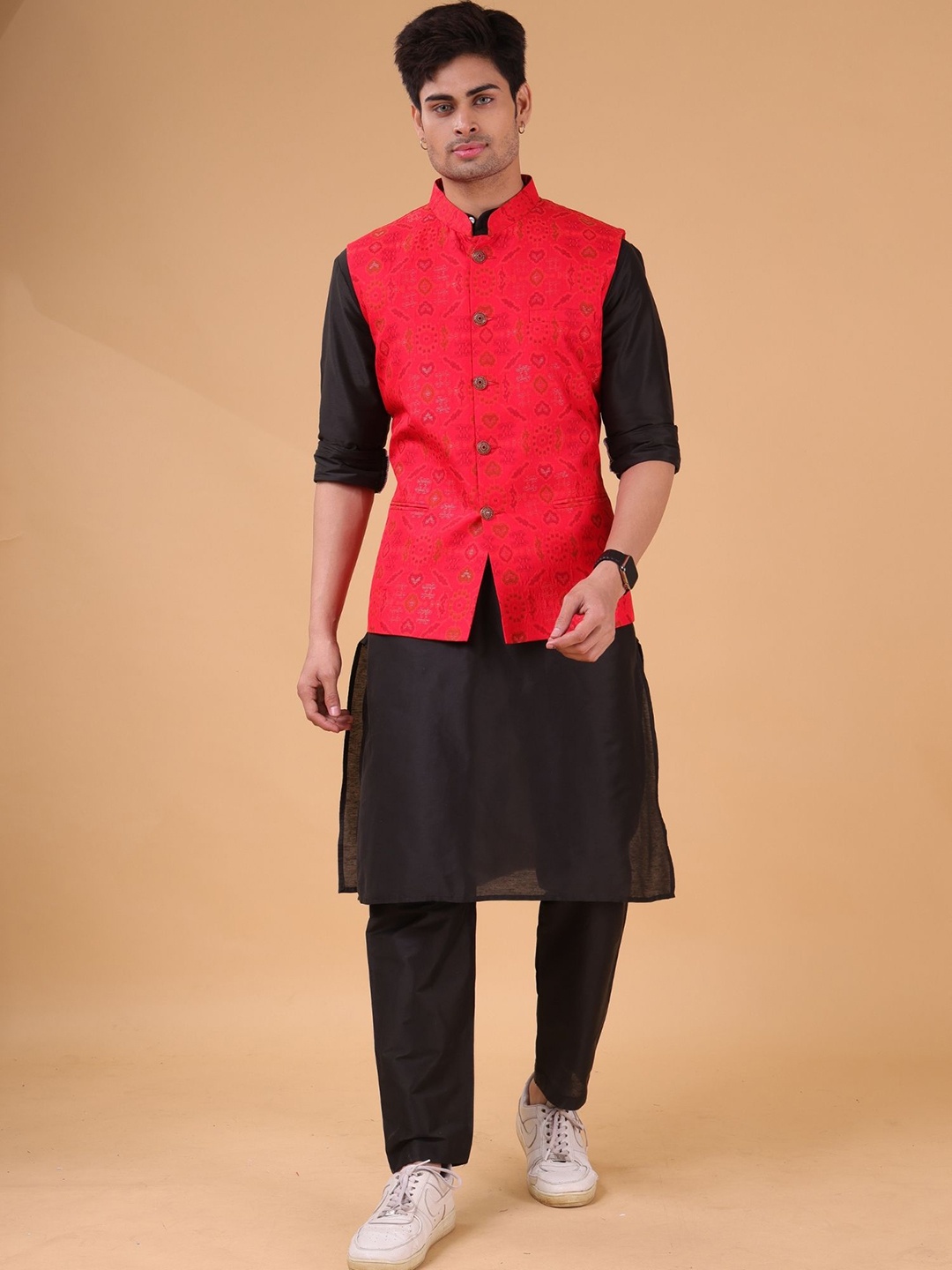 

SHIWAM ETHNIX Mandarin Collar Straight Kurta With Pyjamas & Nehru Jacket, Black