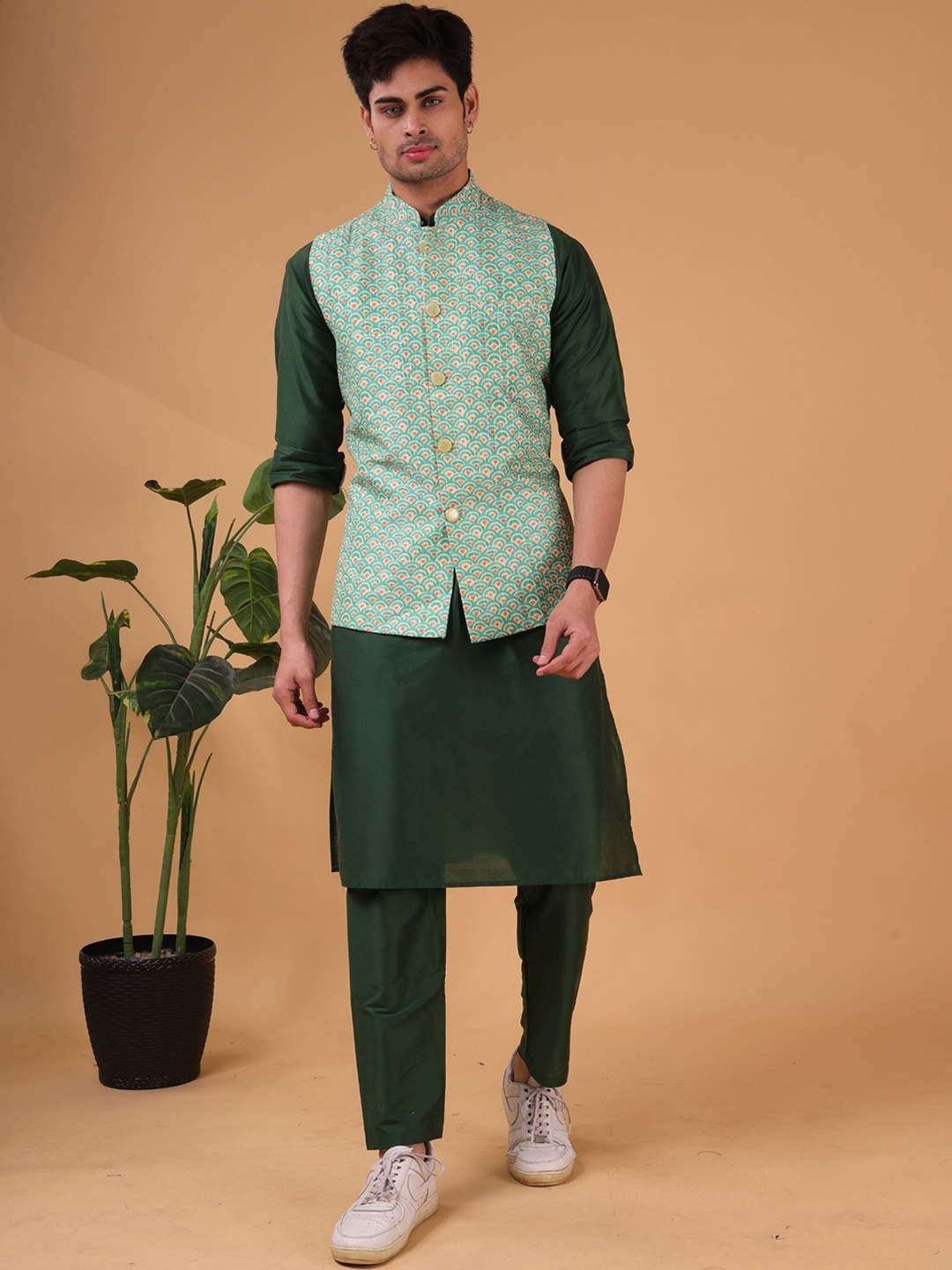 

SHIWAM ETHNIX X Mandarin Collar Straight Kurta With Pyjamas & Nehru Jacket, Green