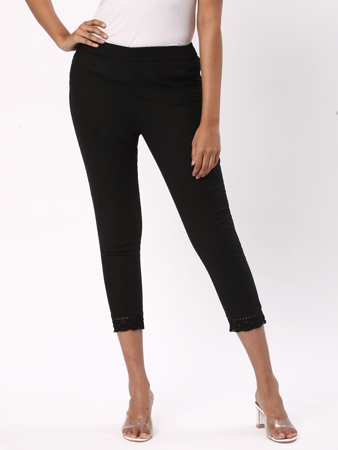 

R&B Women Mid-Rise Cotton Capris, Black