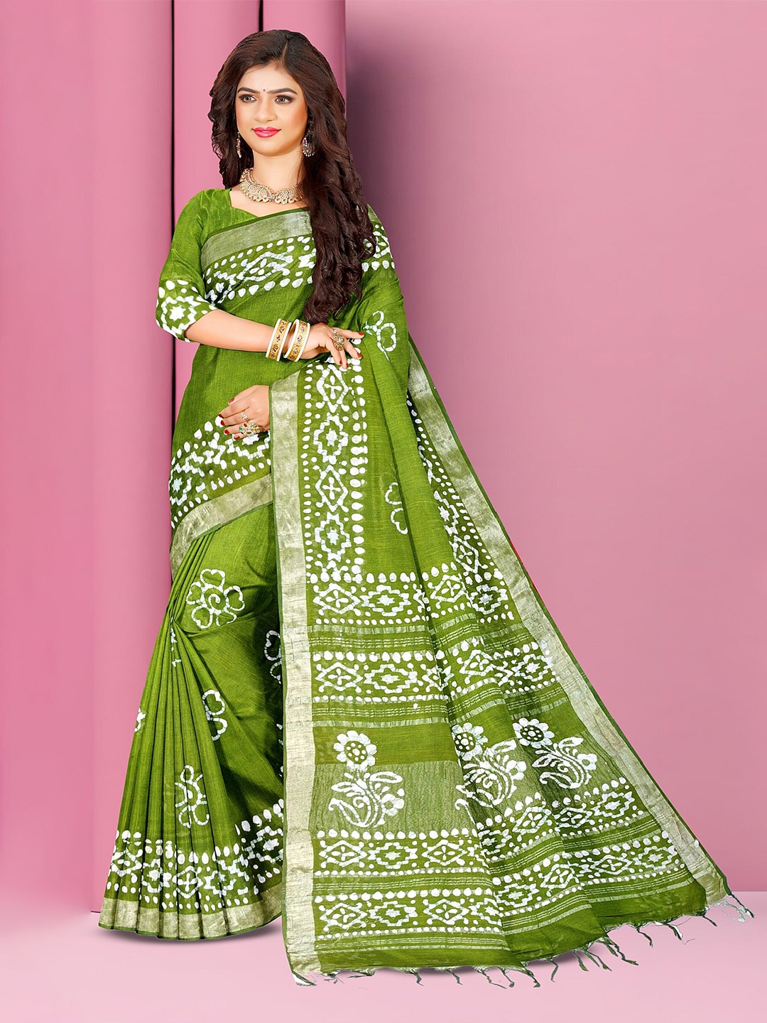 

SPAL FASHION Batik Zari Block Print Saree, Green