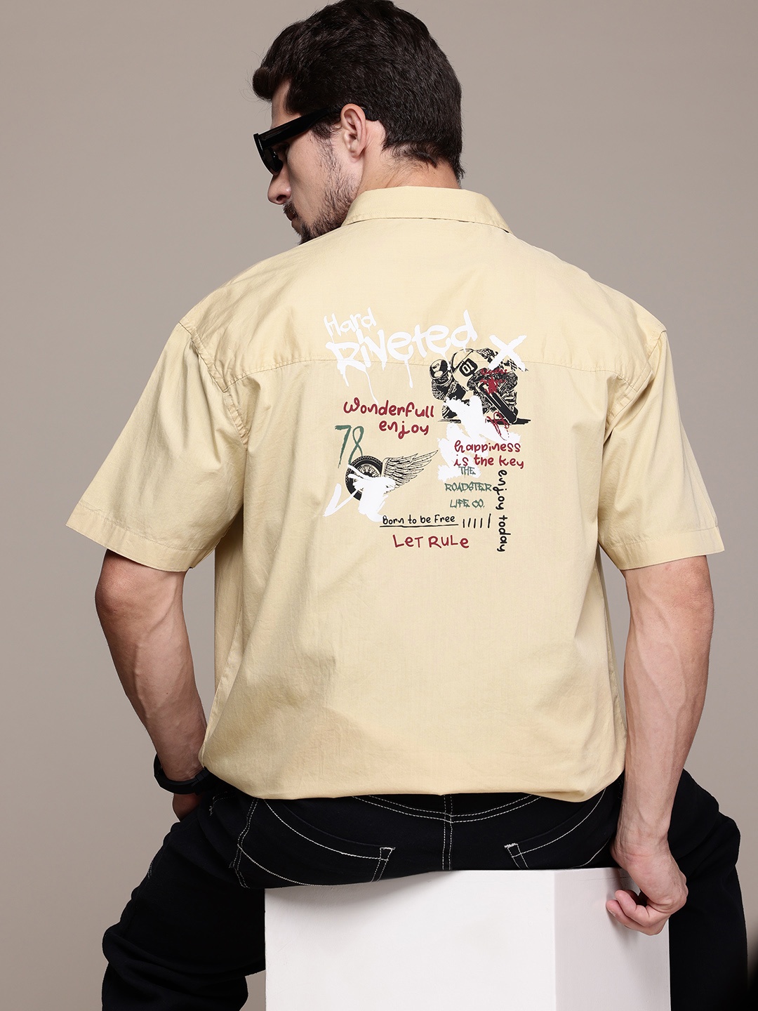 

The Roadster Lifestyle Co. Men Relaxed Fit Printed Pure Cotton Casual Shirt, Beige