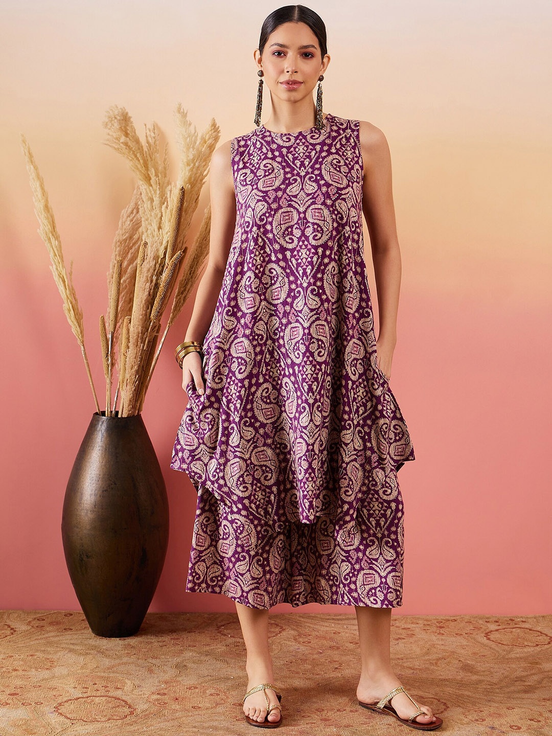 

InWeave Paisley Printed Regular Kurta with Palazzos, Mauve