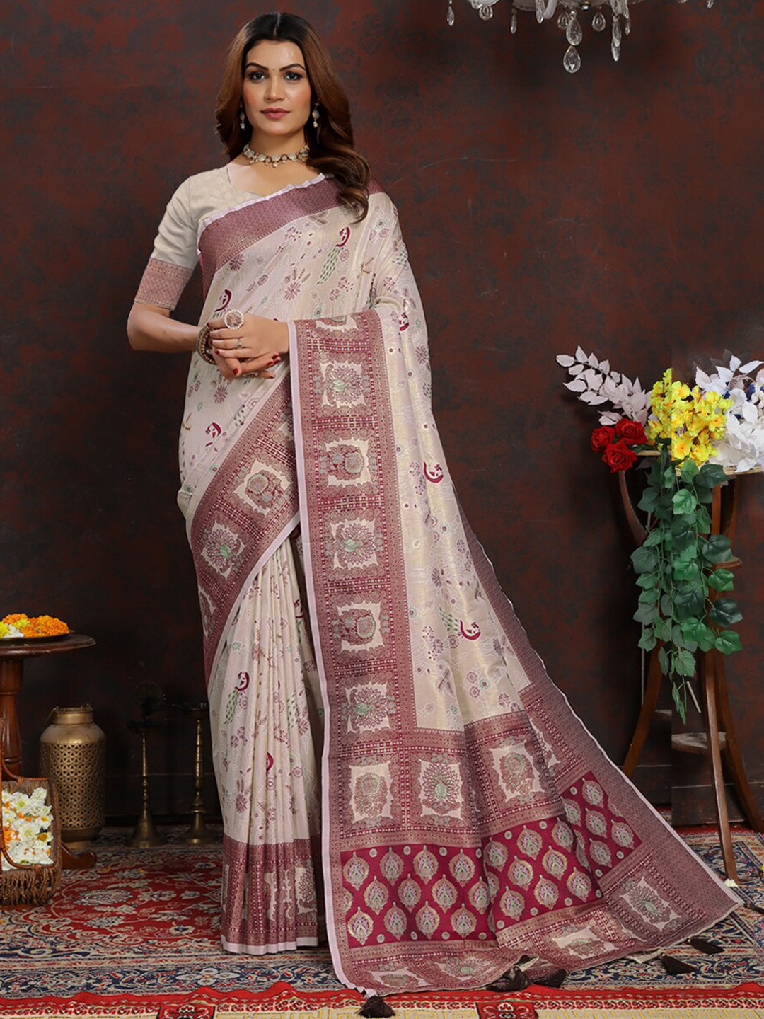 

KANOODA Ethnic Woven Design Zari Banarasi Saree, Peach