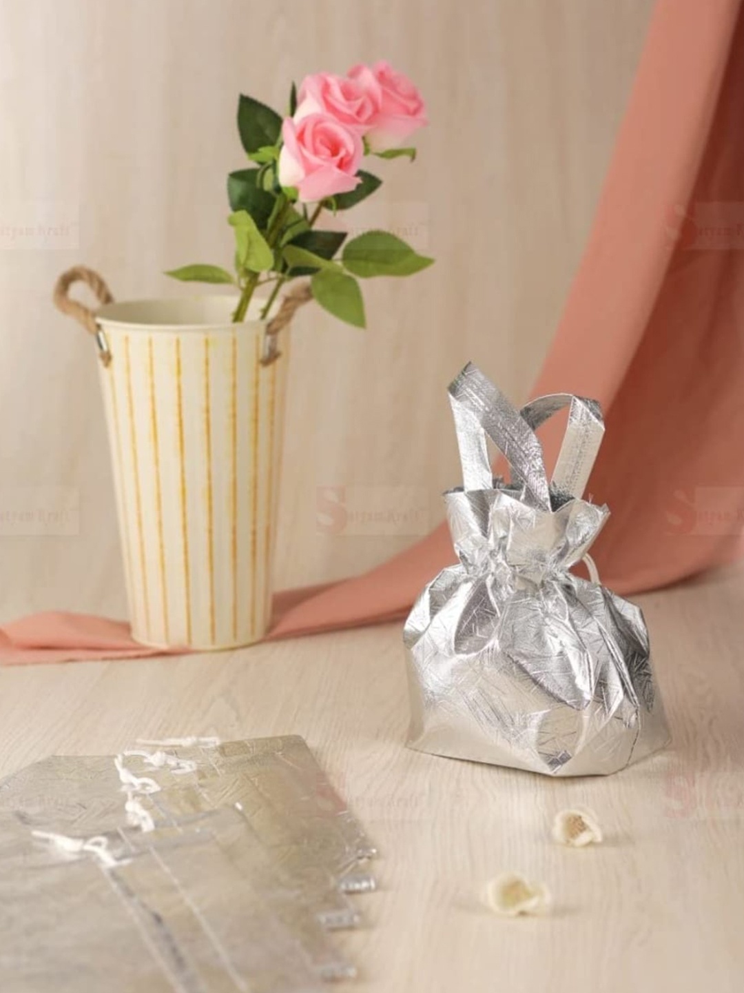 

Satyam Kraft Set Of 6 Party Bags, Silver