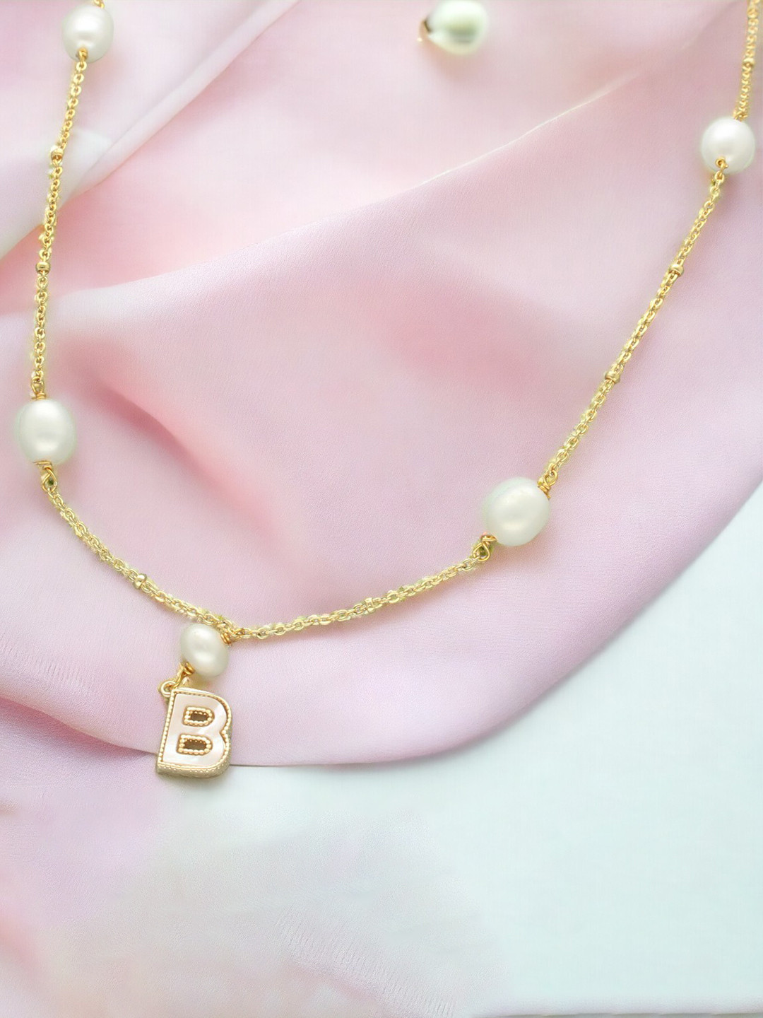 

Sri Jagdamba Pearls Dealer Gold-Plated Beaded Chain