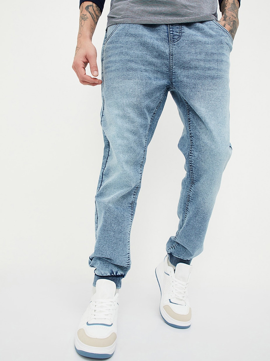 

max Men Light Fade Clean Look Stretchable Jeans, Blue