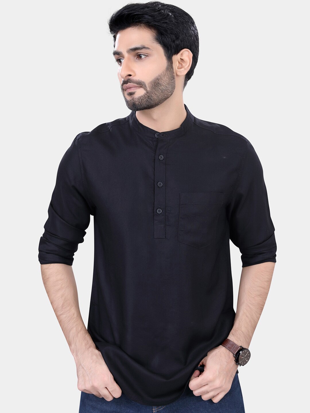 

VASTRADO Mandarin Collar Roll-Up Sleeves Casual Kurta, Black