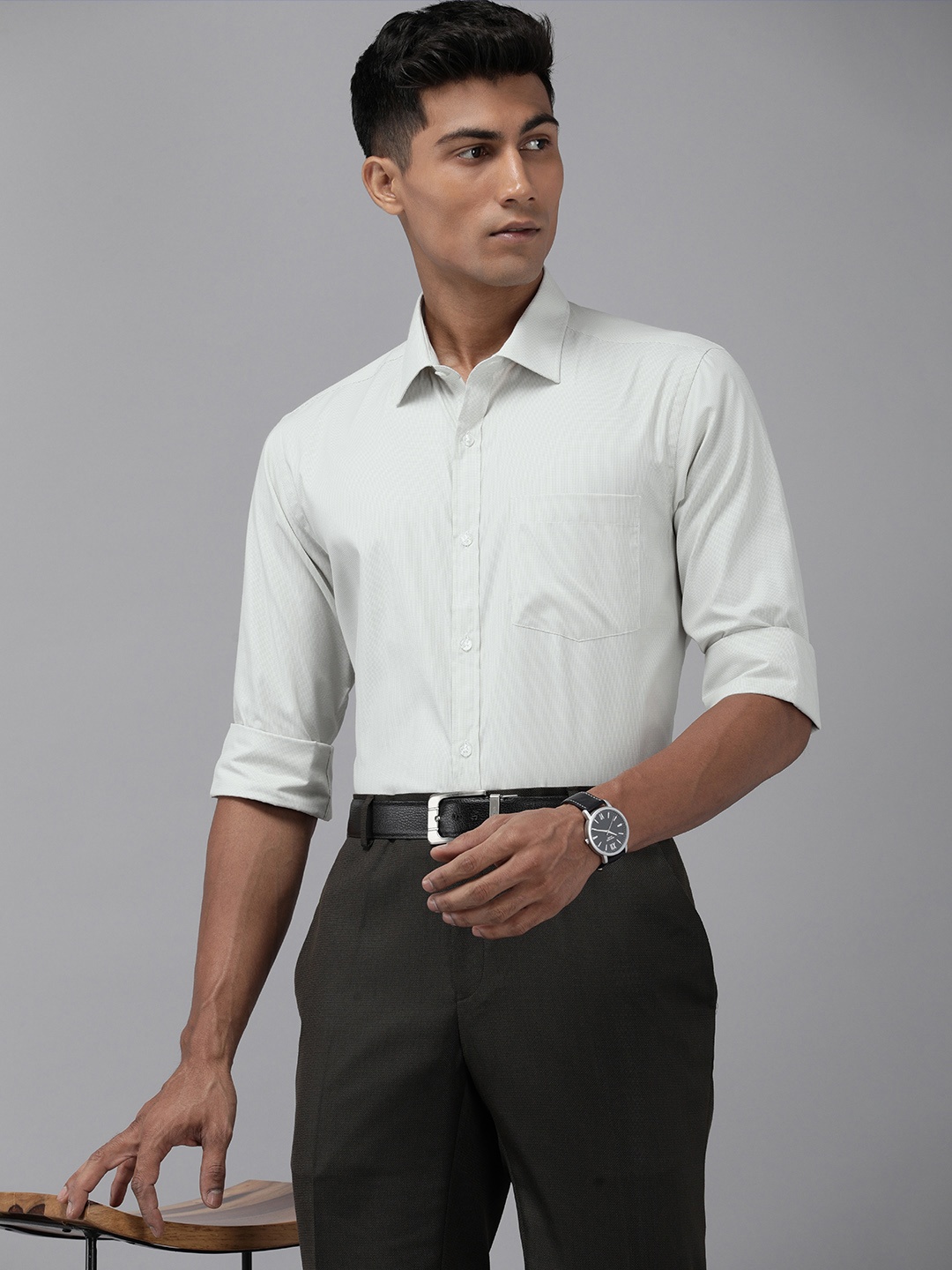 

Park Avenue Self Design Slim Fit Textured Formal Shirt, Green