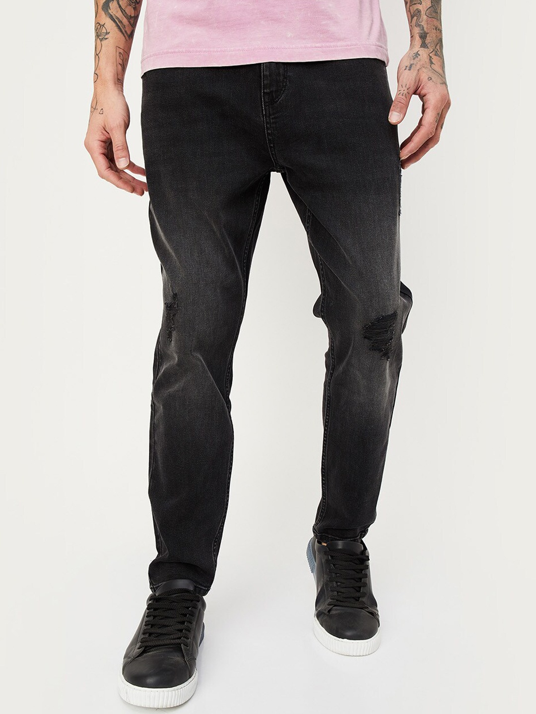 

max Men Mid-Rise Mildly Distressed Stretchable Jeans, Black