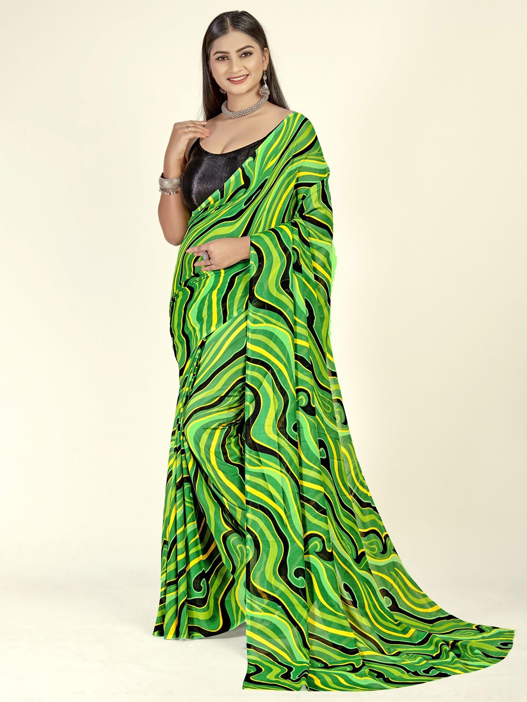 

ANAND SAREES Abstract Printed Saree, Green