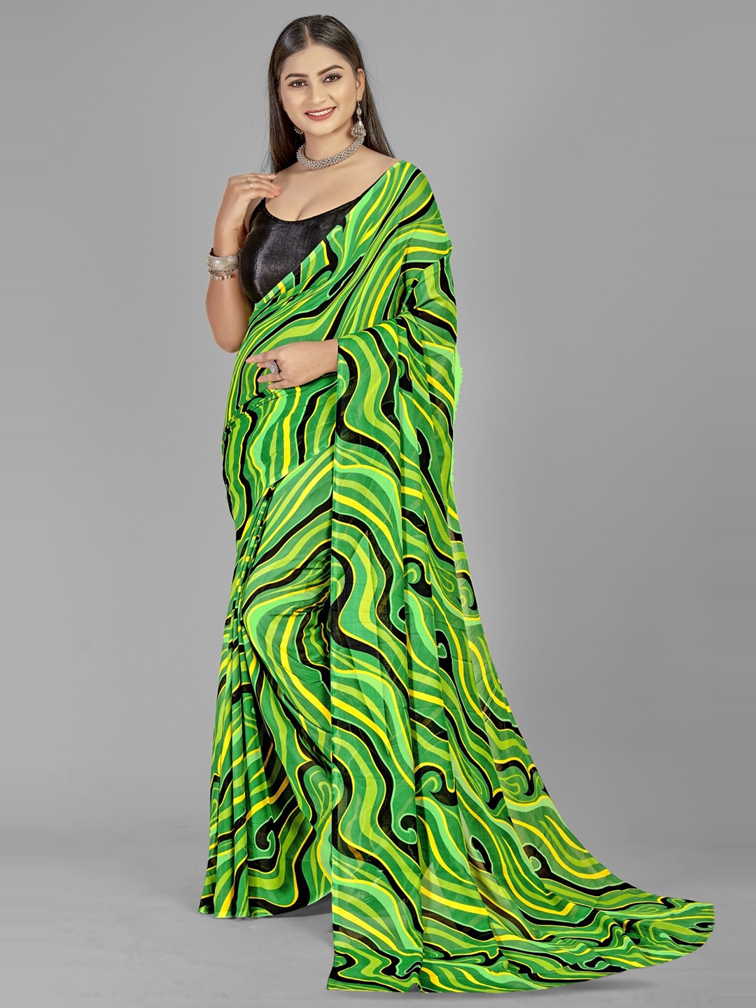 

ANAND SAREES Abstract Printed Saree, Green