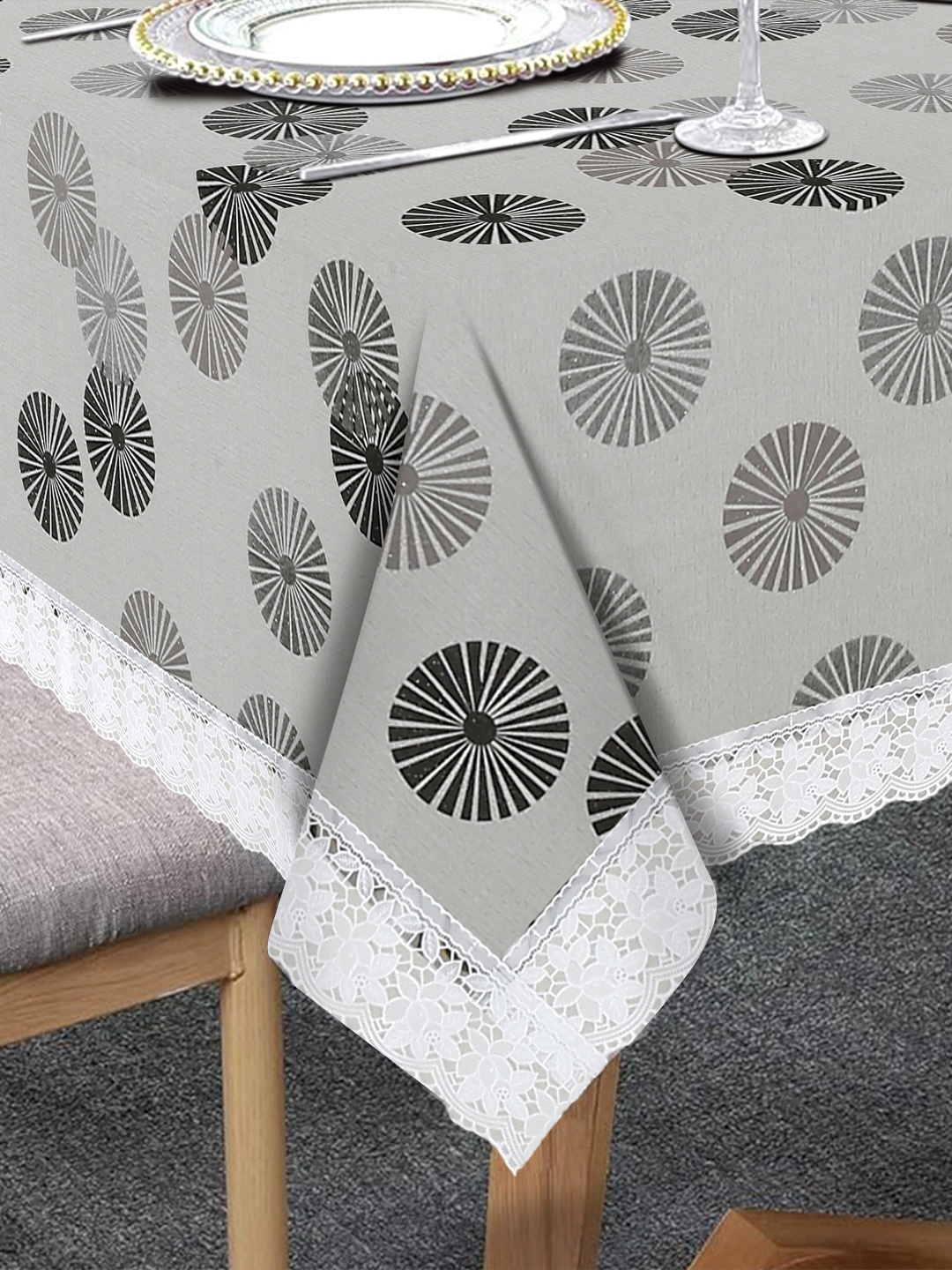 

DREAM WEAVERZ White & Brown Geometric Printed Waterproof 4-Seater Table Cover