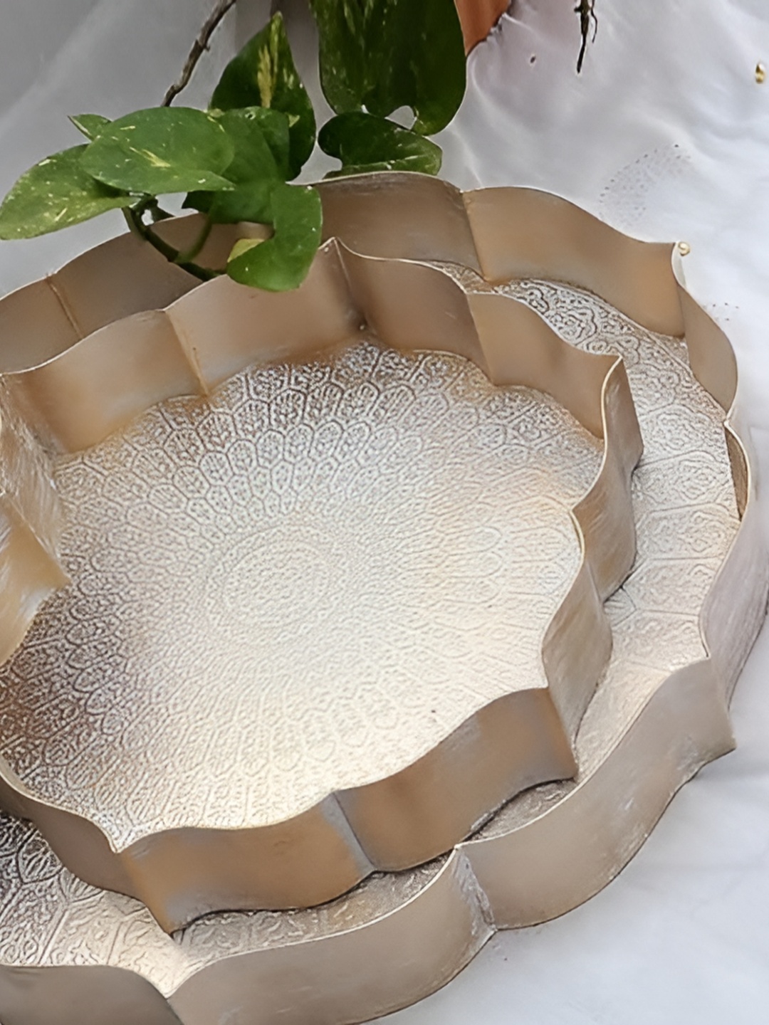 

Maverics Gold-Toned Cast Iron Fashion
