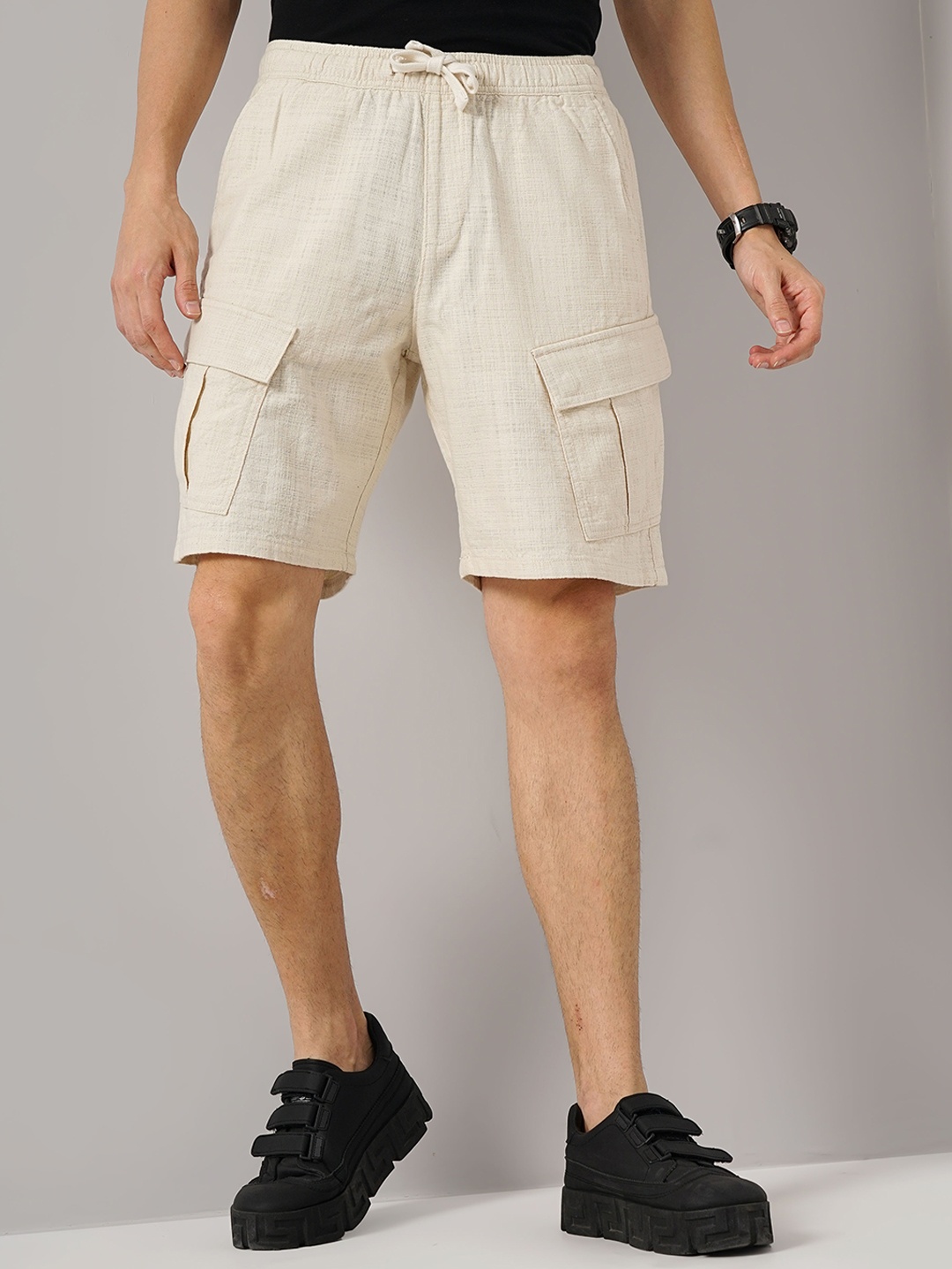 

Celio Men Loose Fit Mid-Rise Cotton Cargo Shorts, Beige