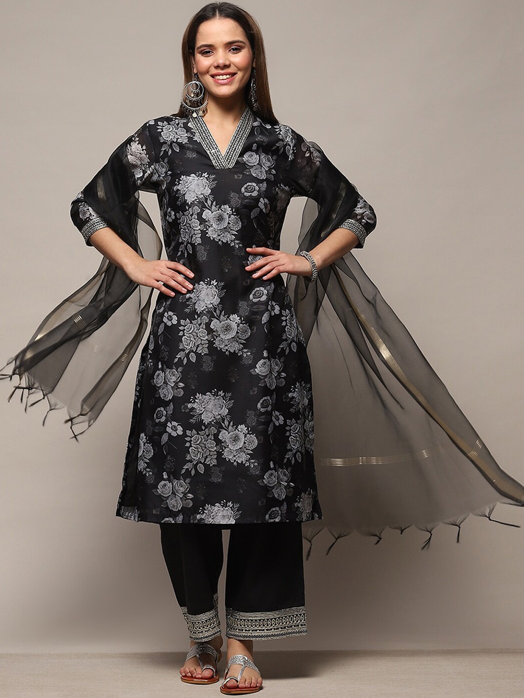 

Biba Women Floral Printed Regular Kurta with Palazzos & Dupatta, Black