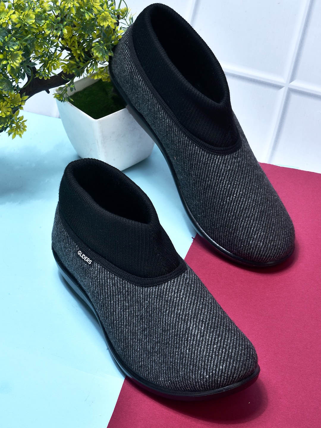 

Liberty Textured Round Toe Canvas Ballerinas, Black