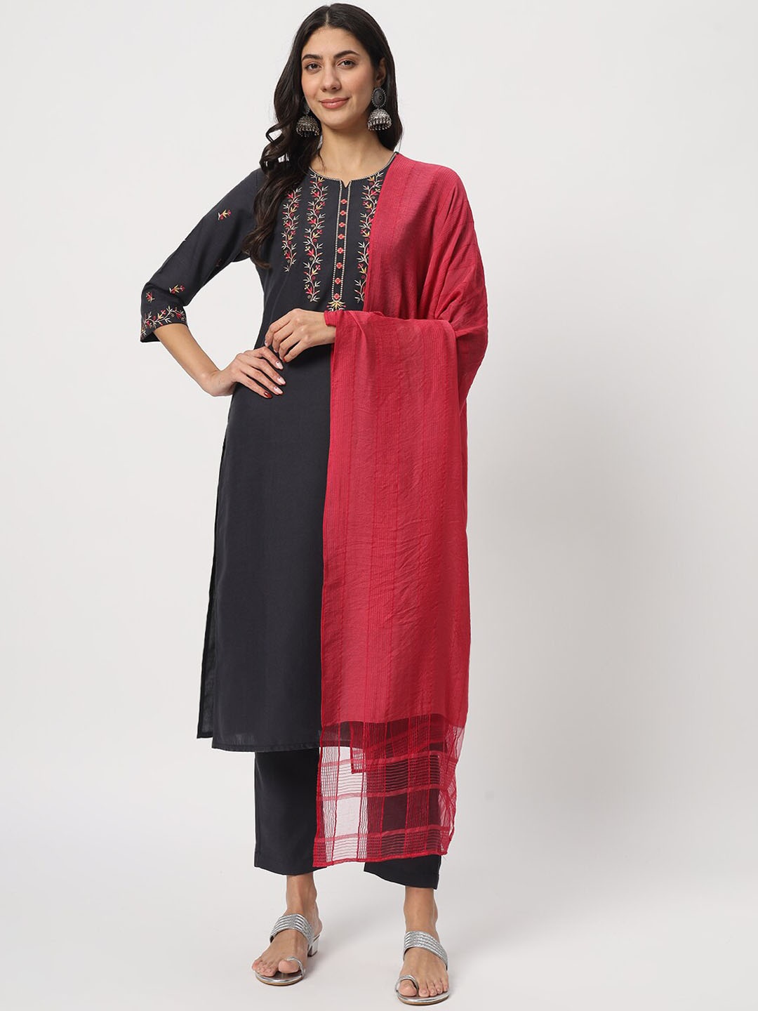 

SALWAT Yoke Design Embroidered Straight Kurta With Trousers & Dupatta, Grey