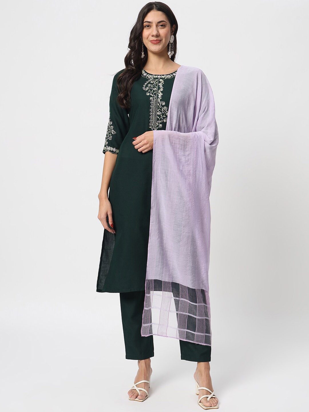 

SALWAT Yoke Design Embroidered Straight Kurta With Trousers & Dupatta, Green