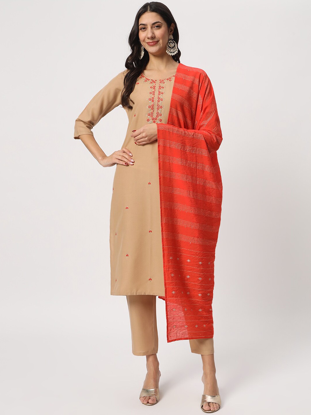 

SALWAT Floral Embroidered Regular Thread Work Kurta with Trousers & With Dupatta, Beige