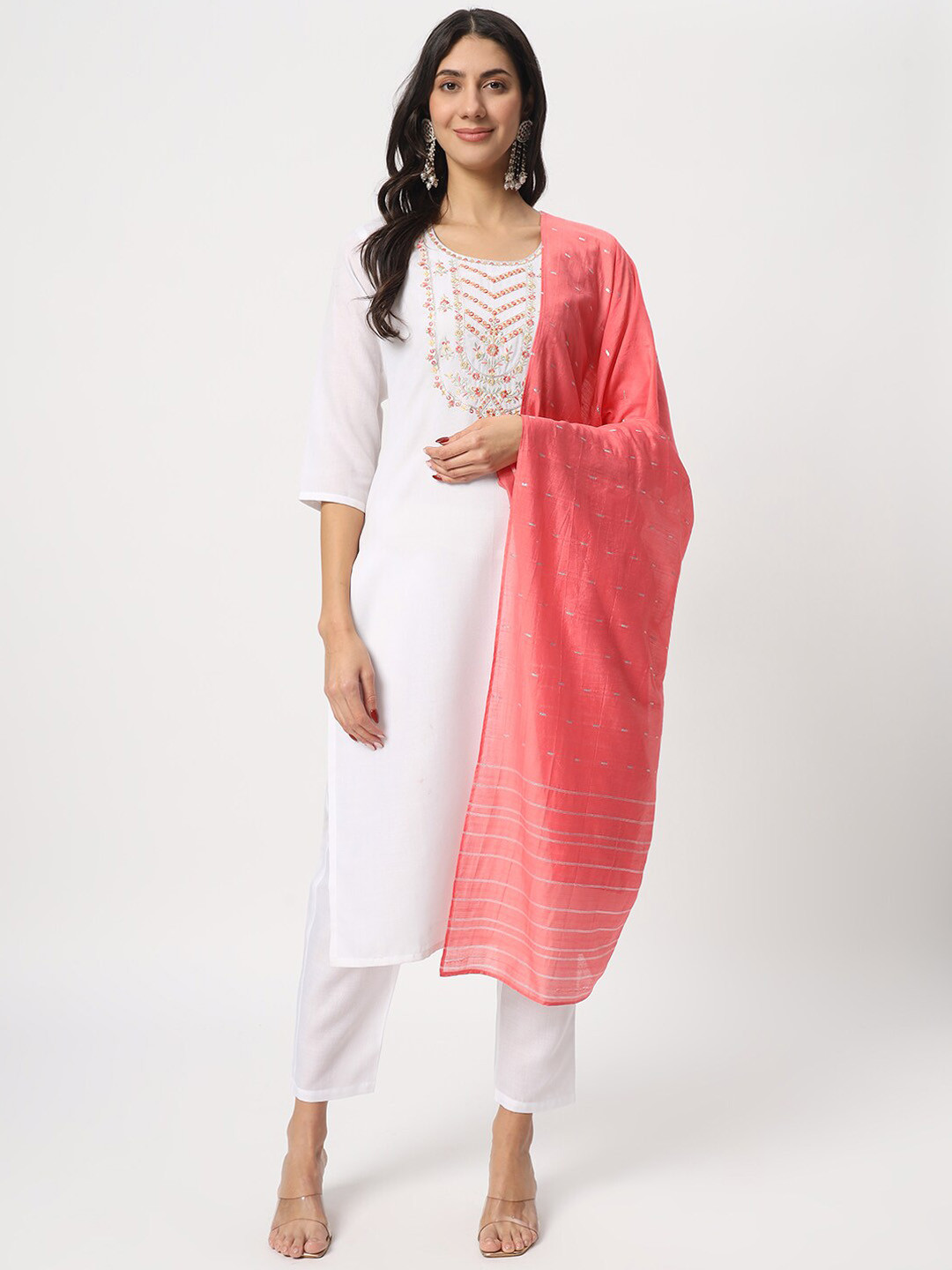 

SALWAT Floral Embroidered Regular Thread Work Kurta with Trousers & With Dupatta, White