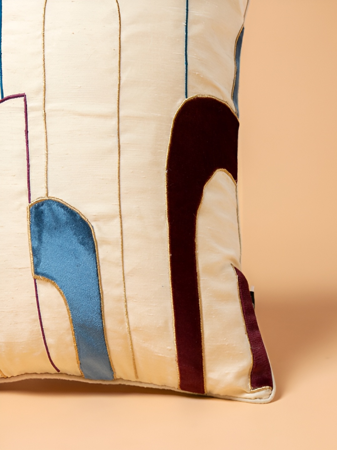 

Chann Studio White & Gold Toned Embroidered Velvet Rectangle Cushion Cover