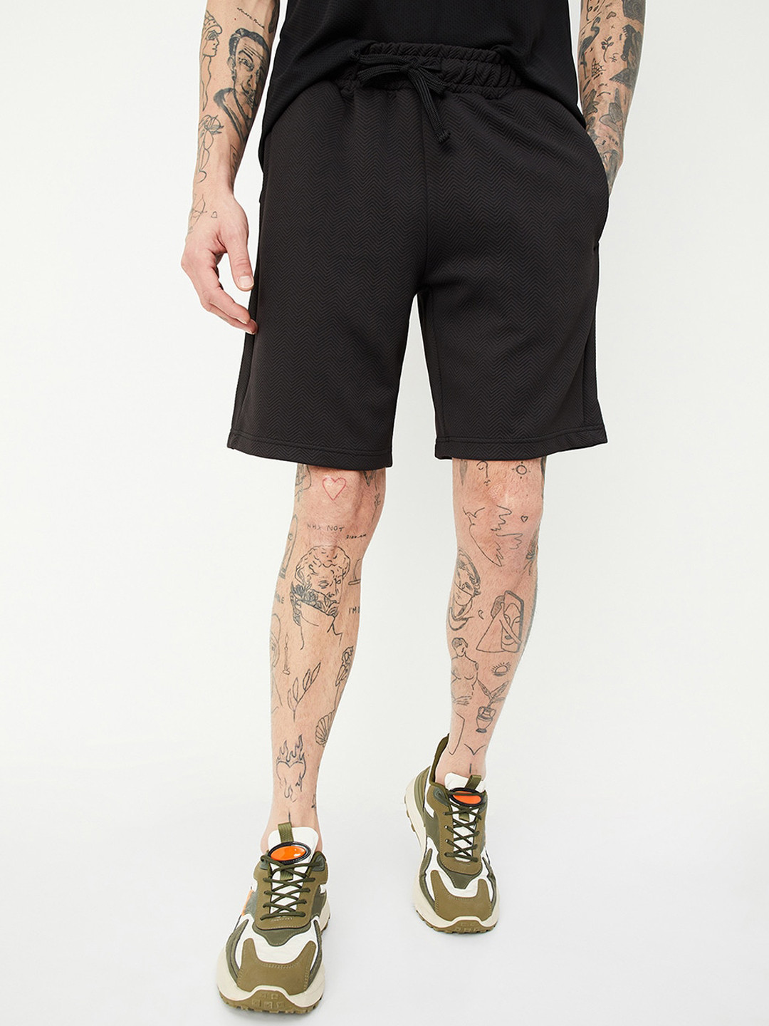 

max Men Mid-Rise Regular Shorts, Black