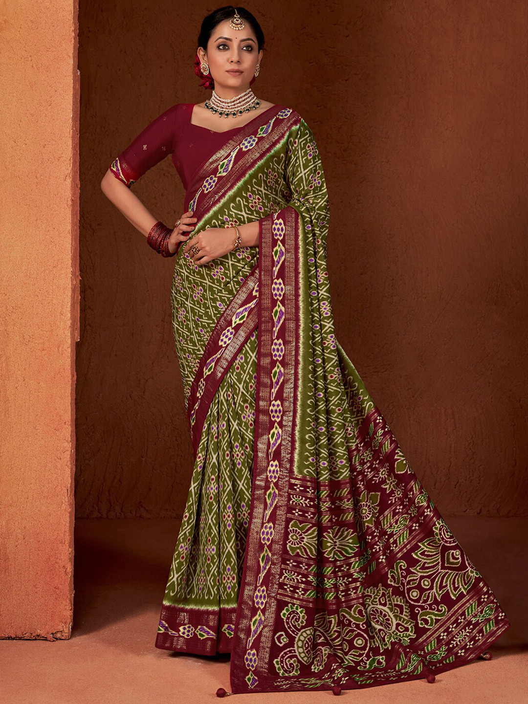 

Mitera Ethnic Motifs Zari Pure Silk Printed Saree, Green