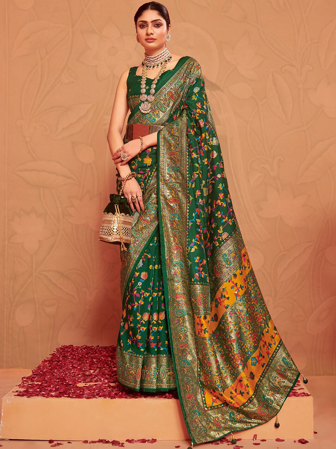 

Mitera Green Floral Printed Zari Sungudi Saree