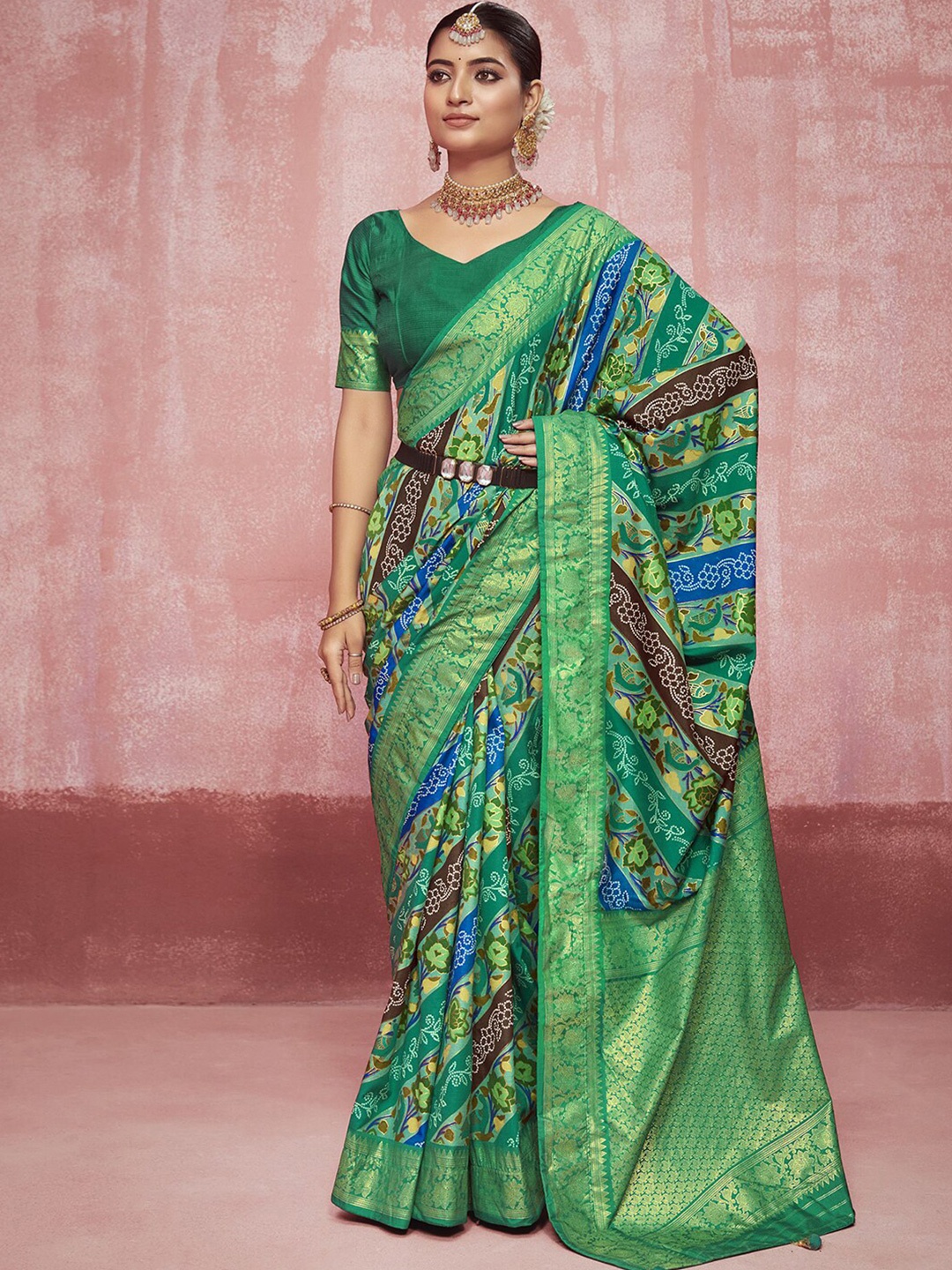 

Mitera Floral Zari Pure Silk Sungudi Printed Saree, Green