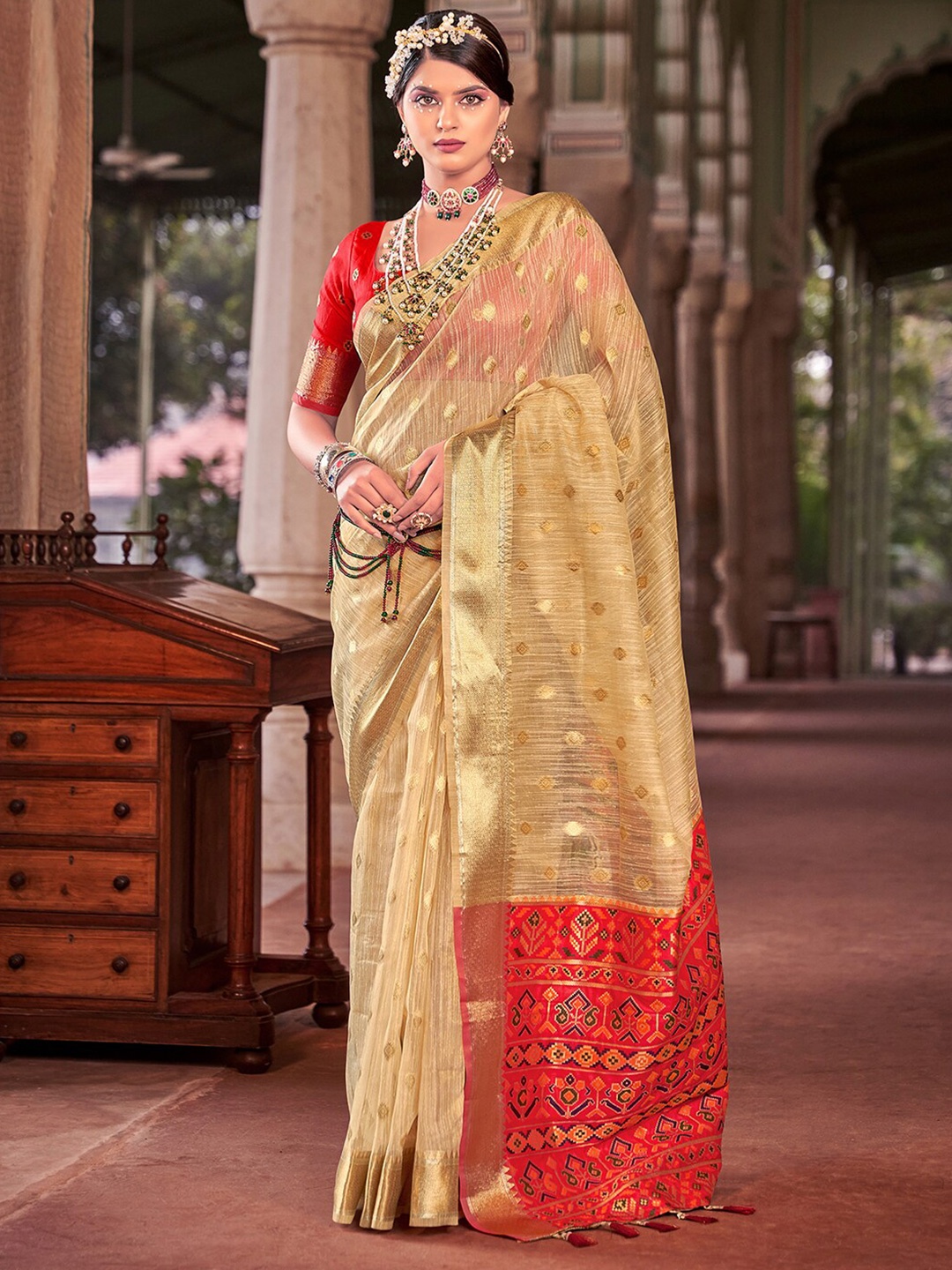 

Mitera Ethnic Woven Design Zari Silk Cotton Banarasi Saree, Beige