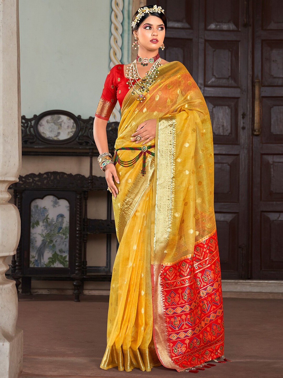 

Mitera Geometric Woven Design Zari Silk Cotton Jacquard Banarasi Saree, Yellow