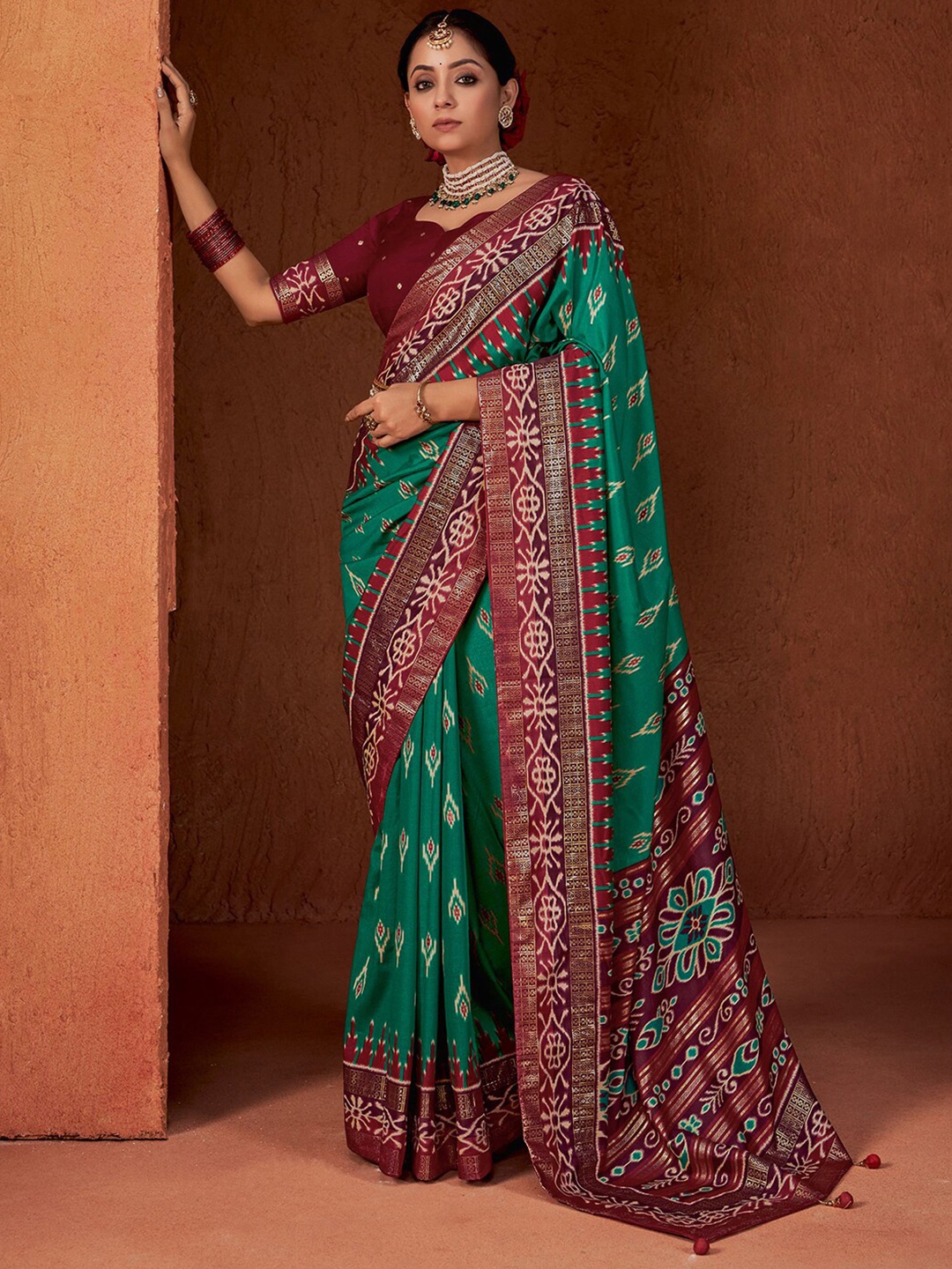 

Mitera Ethnic Motifs Zari Pure Silk Printed Pochampally Saree, Green
