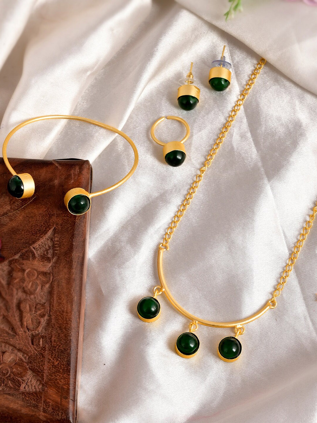 

Shoshaa Gold-Plated Stones Studded Jewellery Set