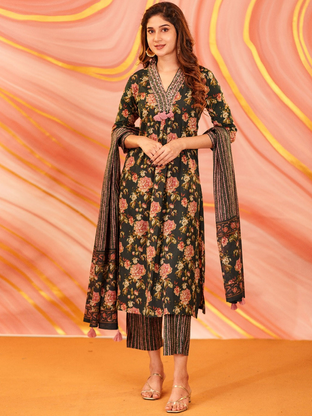 

Vinya Floral Printed Pleated Thread Work Pure Cotton Kurta With Trouser & Dupatta, Green