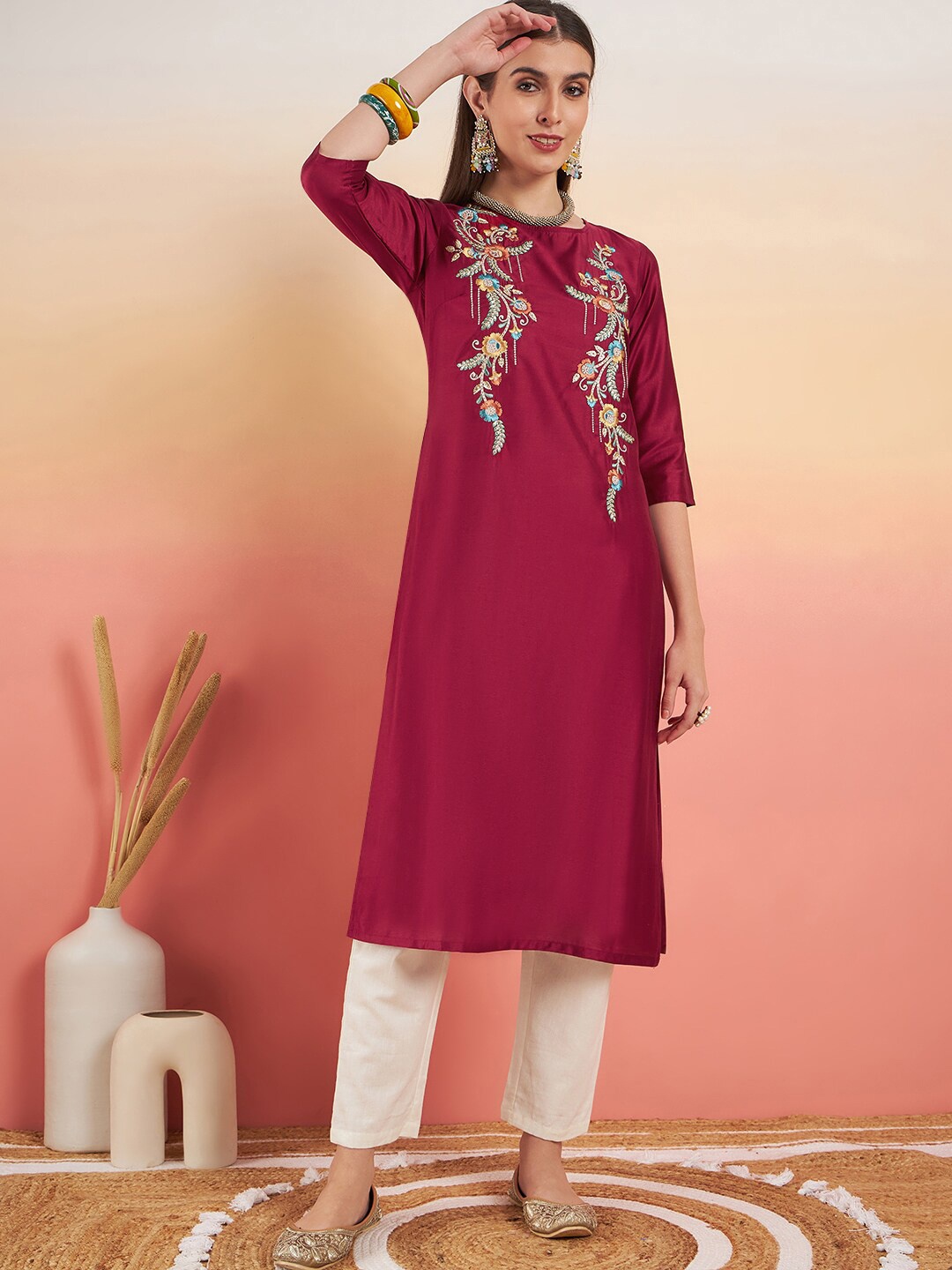 

Sangria Maroon Floral Embroidered Round Neck Thread Work Straight Kurta