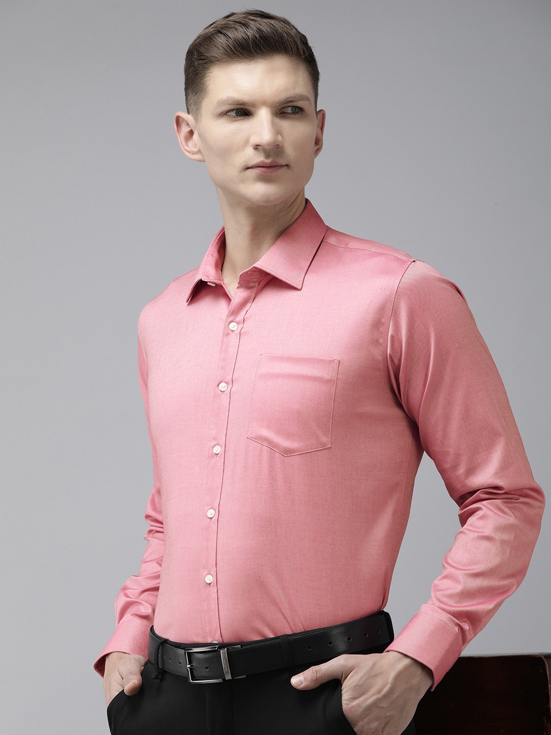 

Van Heusen Solid Slim Fit Formal Shirt, Pink