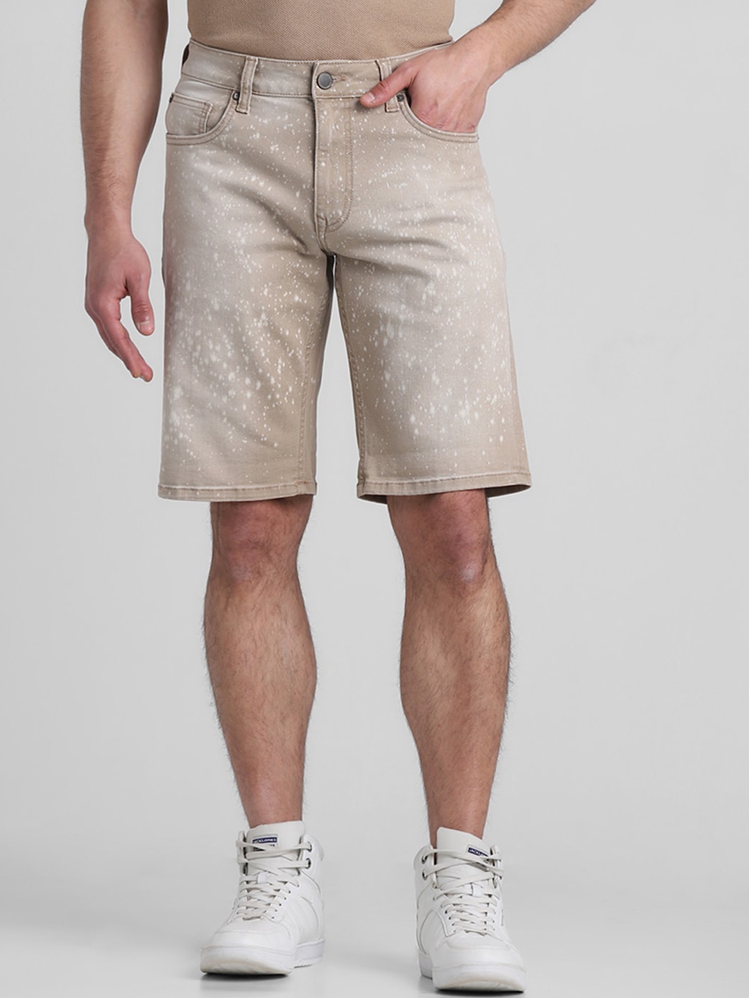 

Jack & Jones Men Floral Printed Low-Rise Shorts, Brown