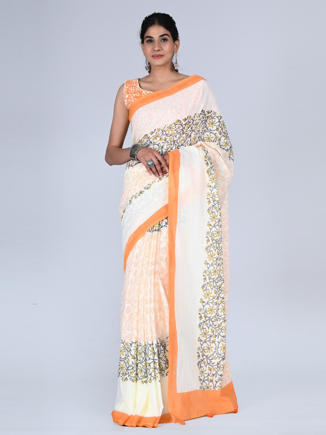 

Shivanya Handicrafts Floral Printed Pure Cotton Mulmul Saree, White