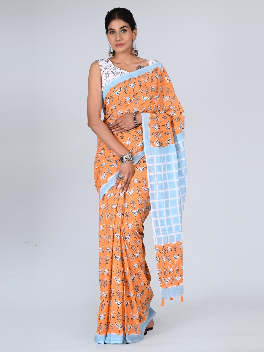 

Shivanya Handicrafts Checked Printed Pure Cotton Saree, Orange