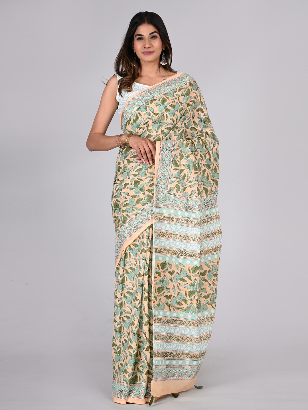 

Shivanya Handicrafts Mulmul Cotton Block Print Saree, Cream