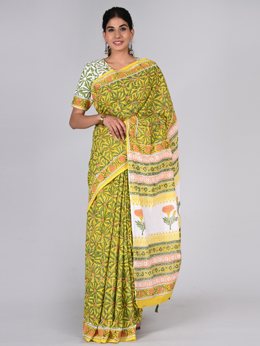 

Shivanya Handicrafts Floral Printed Pure Cotton Mulmul Saree, Green