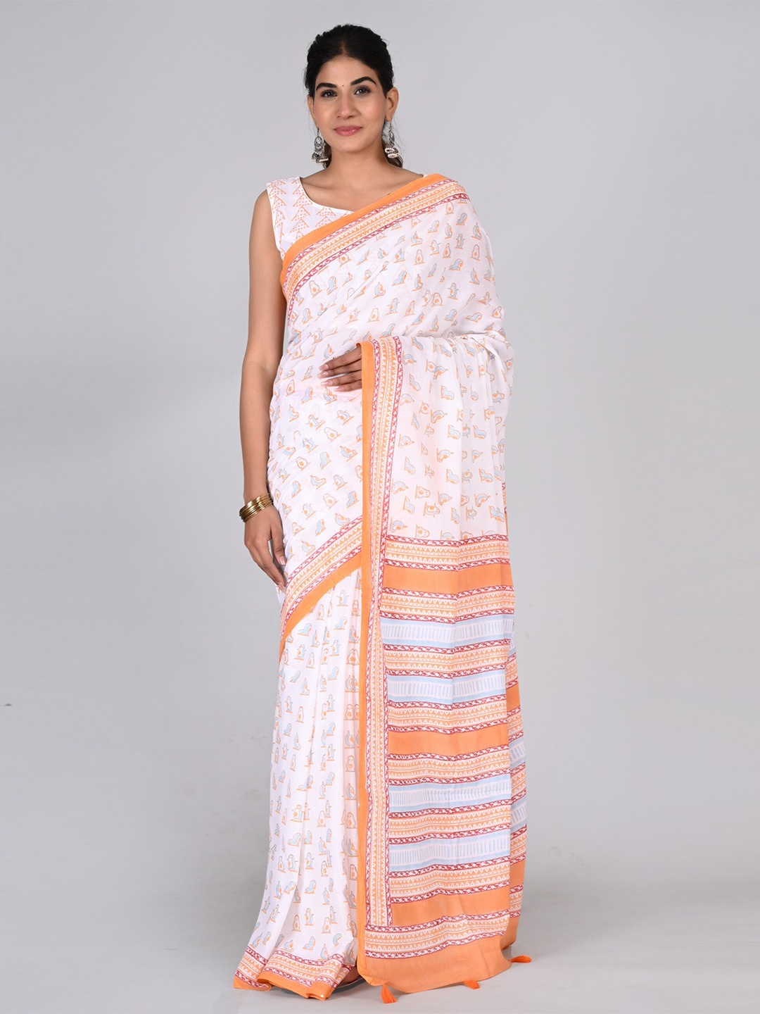 

Shivanya Handicrafts Mulmul Cotton Block Print Saree, White