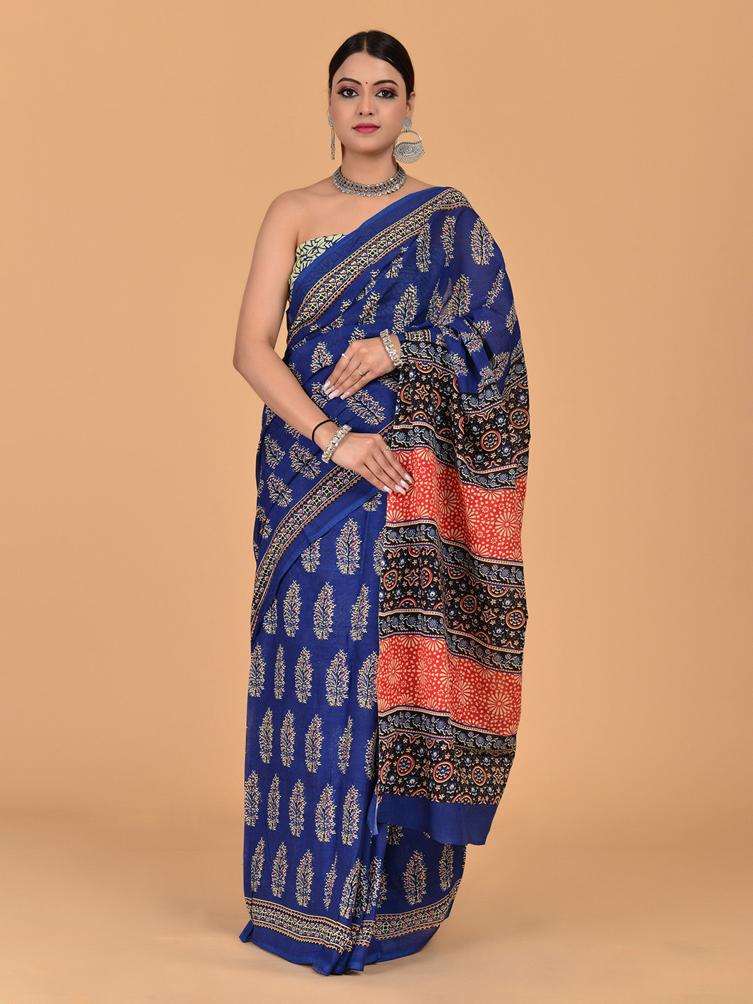 

Shivanya Handicrafts Ethnic Motifs Pure Cotton Saree, Blue