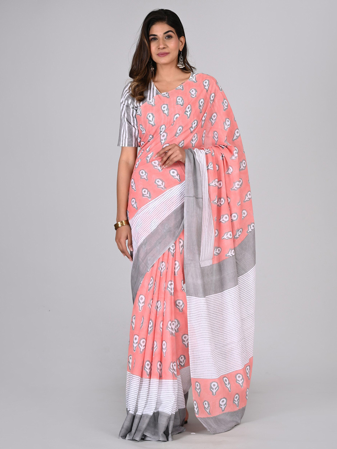 

Shivanya Handicrafts Floral Printed Pure Cotton Saree, Pink