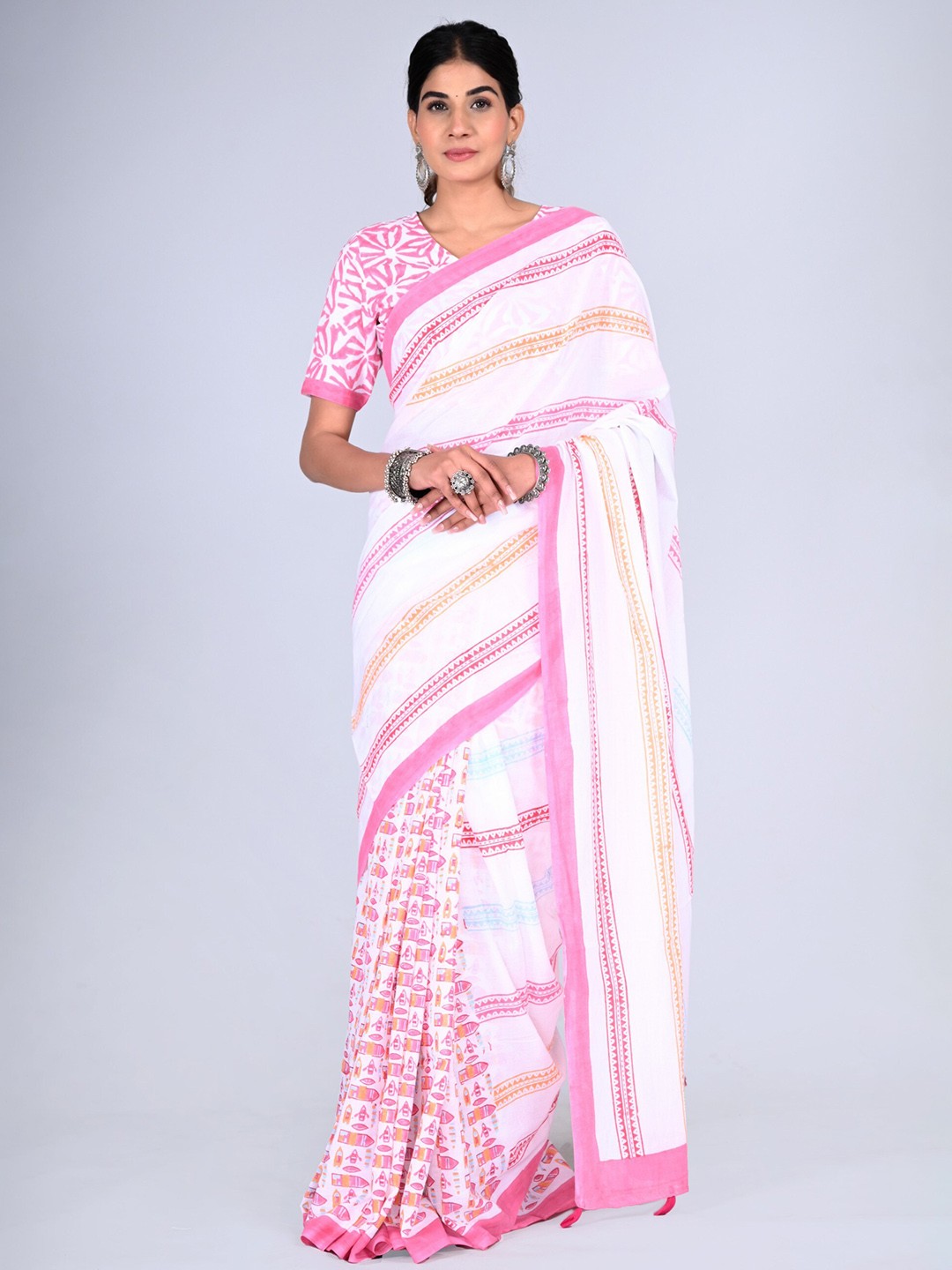 

Shivanya Handicrafts Mulmul Cotton Block Print Half And Half Saree, White