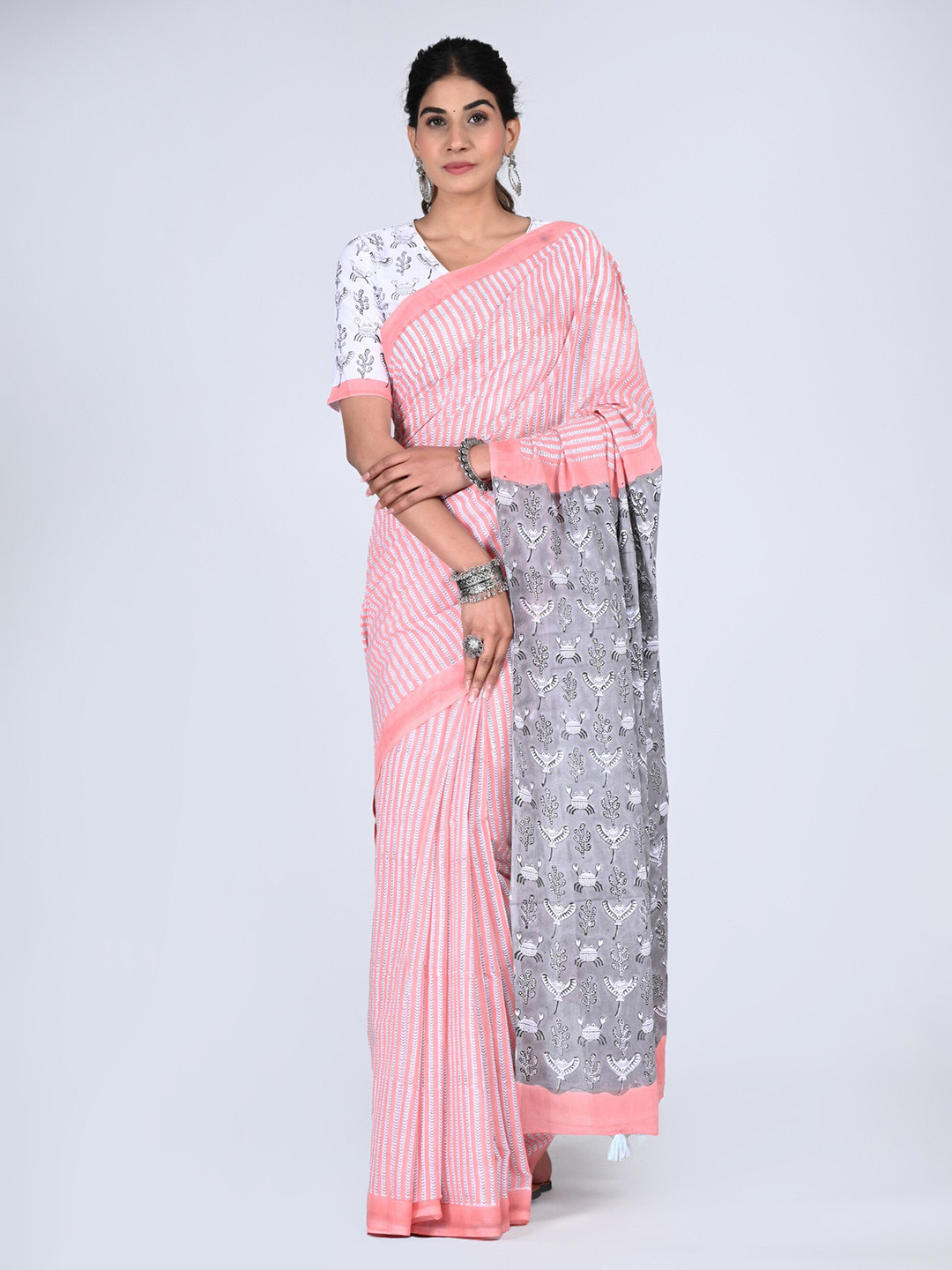 

Shivanya Handicrafts Striped Pure Cotton Block Print Saree, Pink