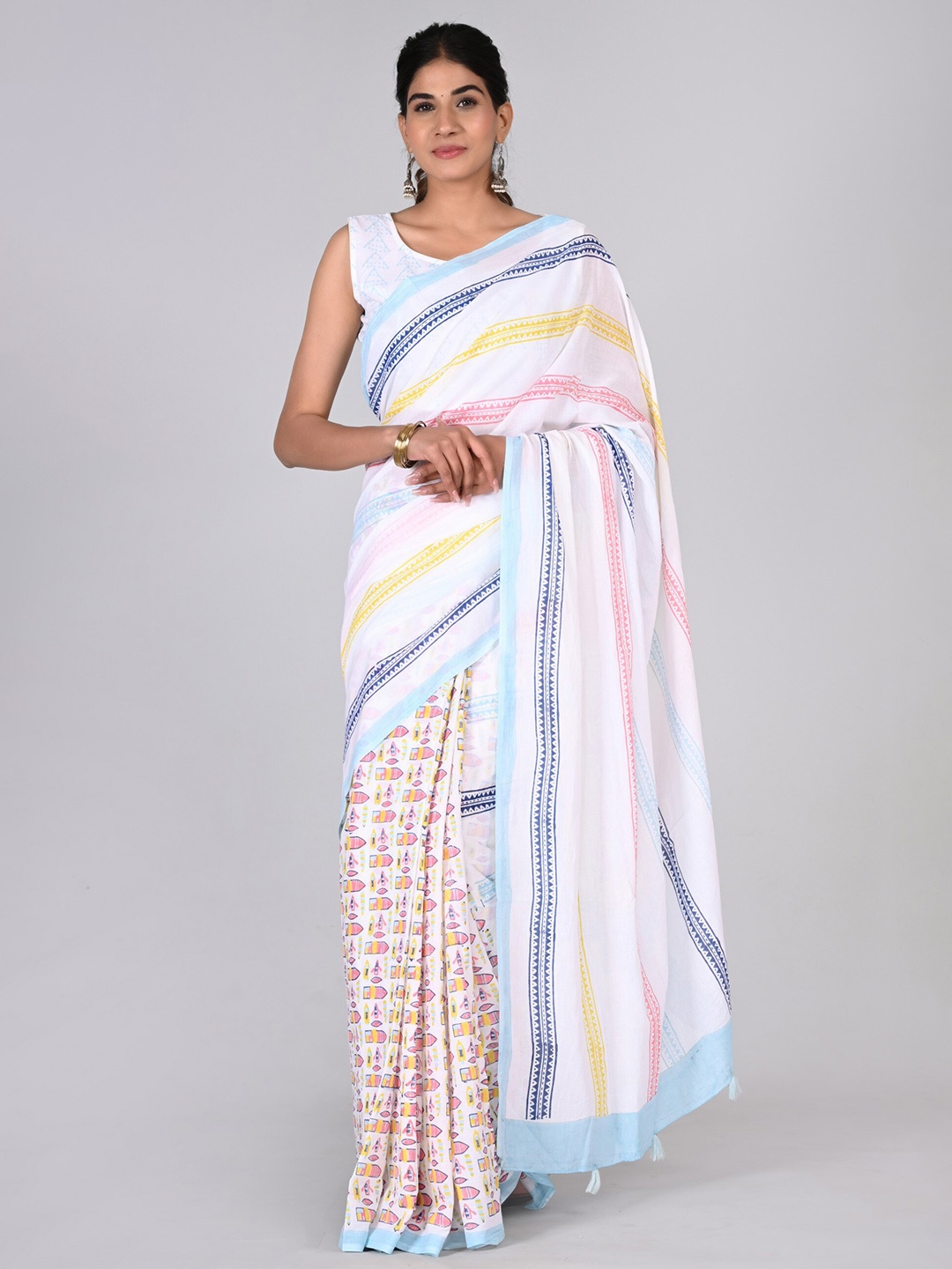 

Shivanya Handicrafts Mulmul Cotton Block Print Half And Half Saree, White